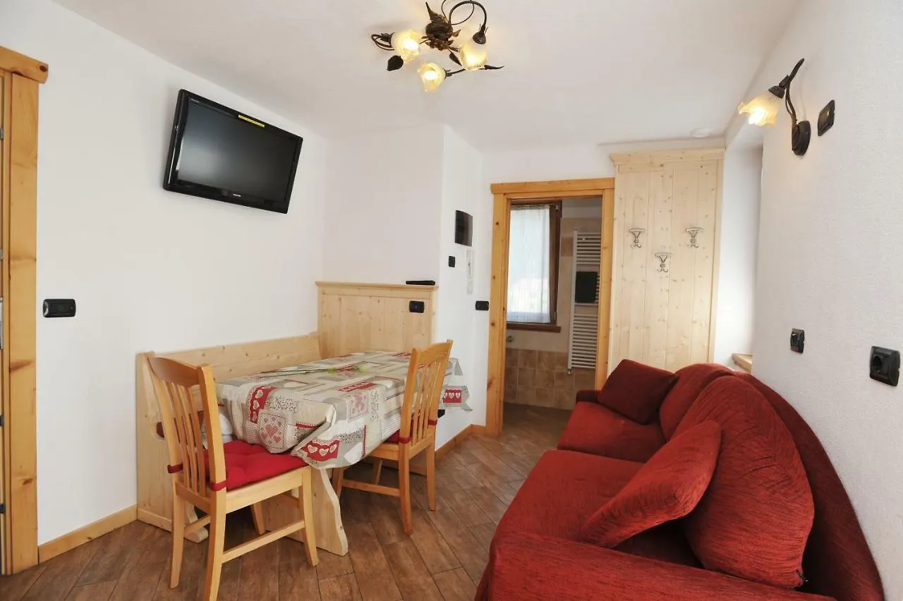 Casa Viola Apartment Isolaccia