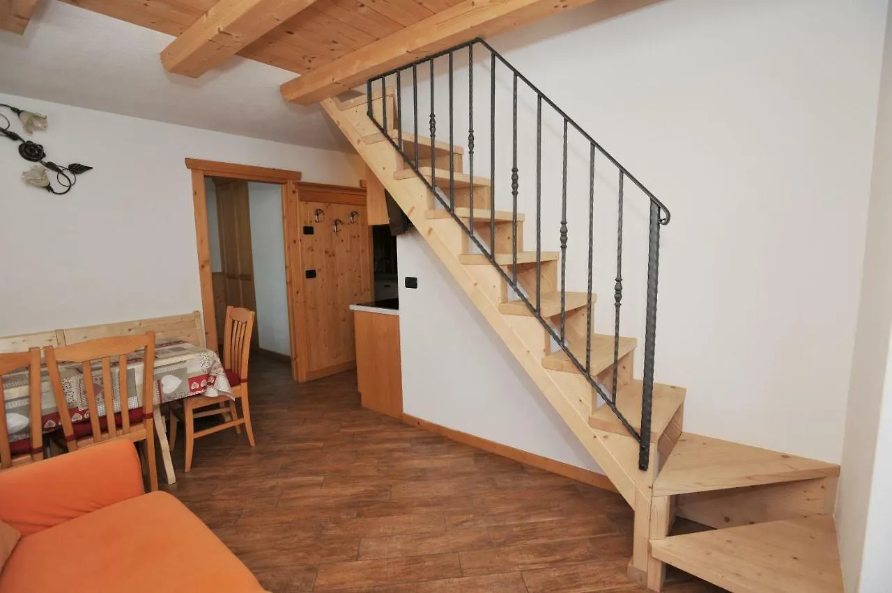 Casa Viola Apartment Isolaccia